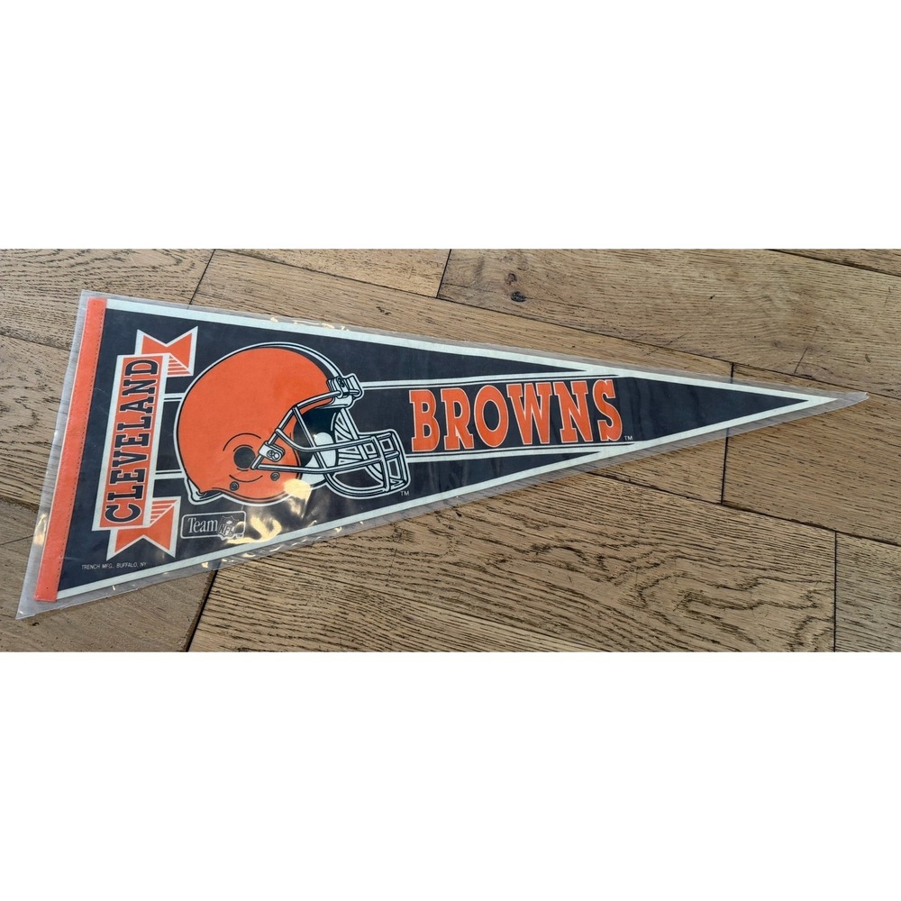 Vintage Cleveland Browns Pennant Flag NFL Football Team Merchandise Trench Mfg‎